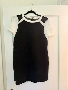 kensie Black and White Short Sleeve Shift Dress
